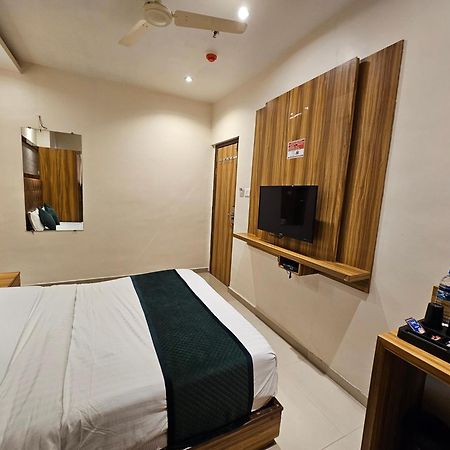 Hotel Bkc Garden - Near Us Embassy Bkc Βομβάη Εξωτερικό φωτογραφία