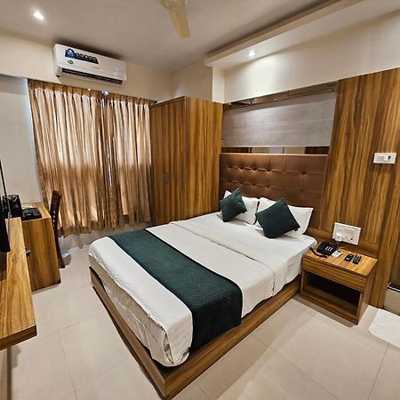 Hotel Bkc Garden - Near Us Embassy Bkc Βομβάη Εξωτερικό φωτογραφία