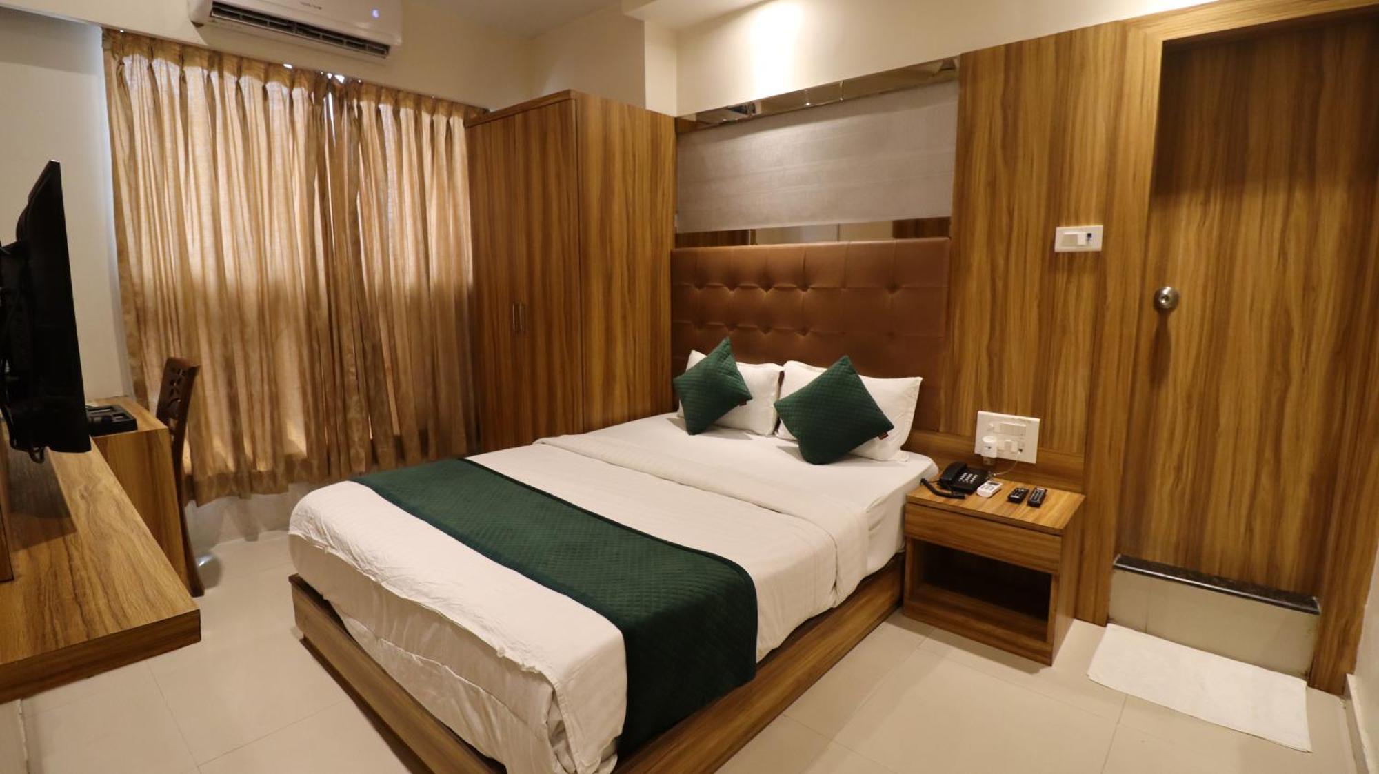 Hotel Bkc Garden - Near Us Embassy Bkc Βομβάη Εξωτερικό φωτογραφία