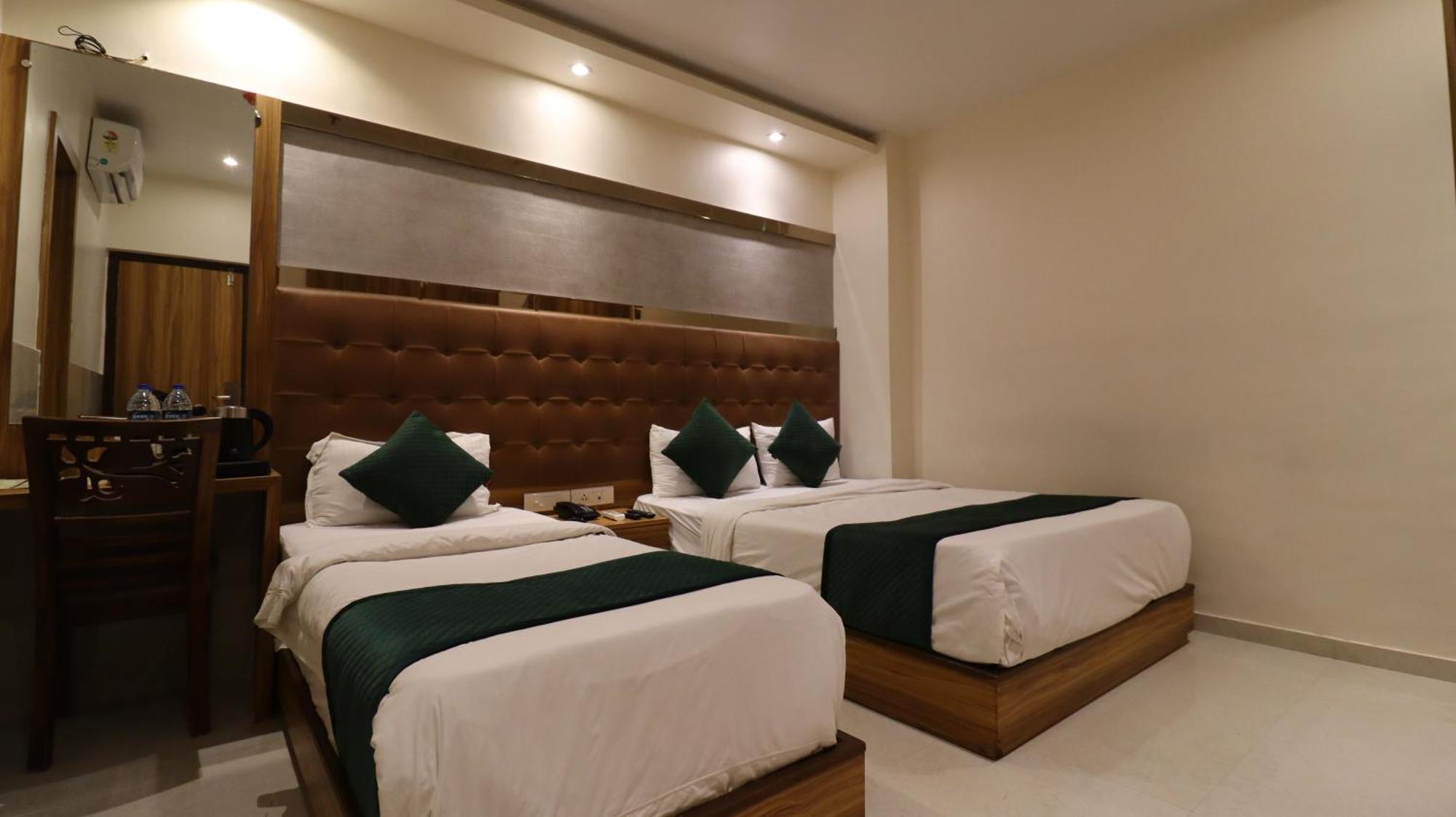 Hotel Bkc Garden - Near Us Embassy Bkc Βομβάη Εξωτερικό φωτογραφία
