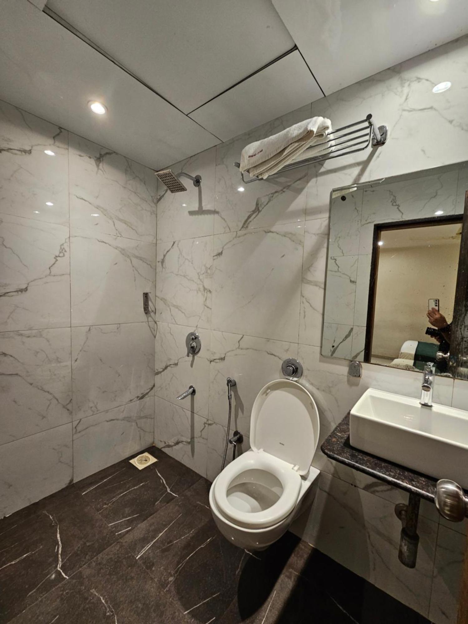 Hotel Bkc Garden - Near Us Embassy Bkc Βομβάη Εξωτερικό φωτογραφία
