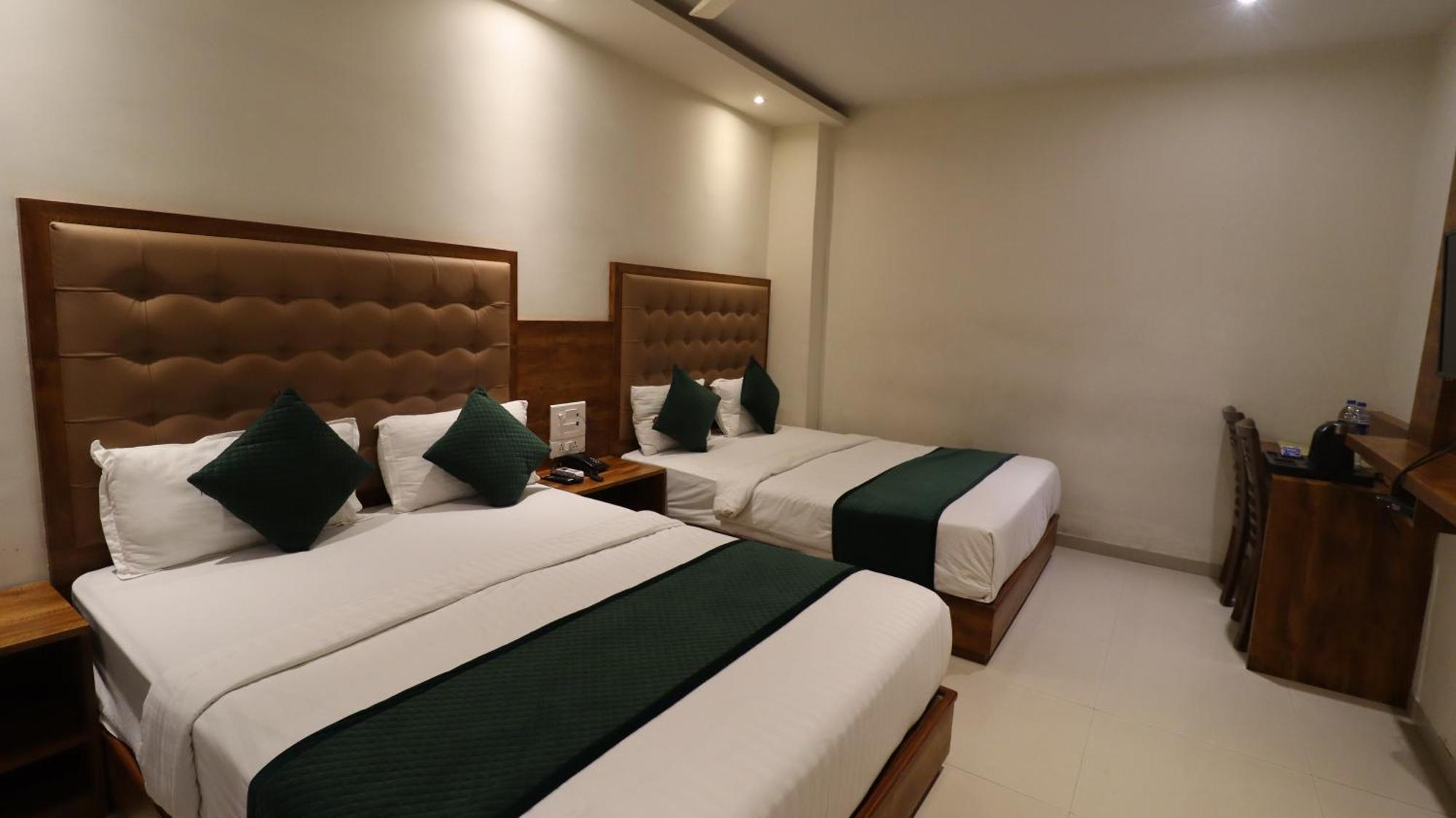 Hotel Bkc Garden - Near Us Embassy Bkc Βομβάη Εξωτερικό φωτογραφία