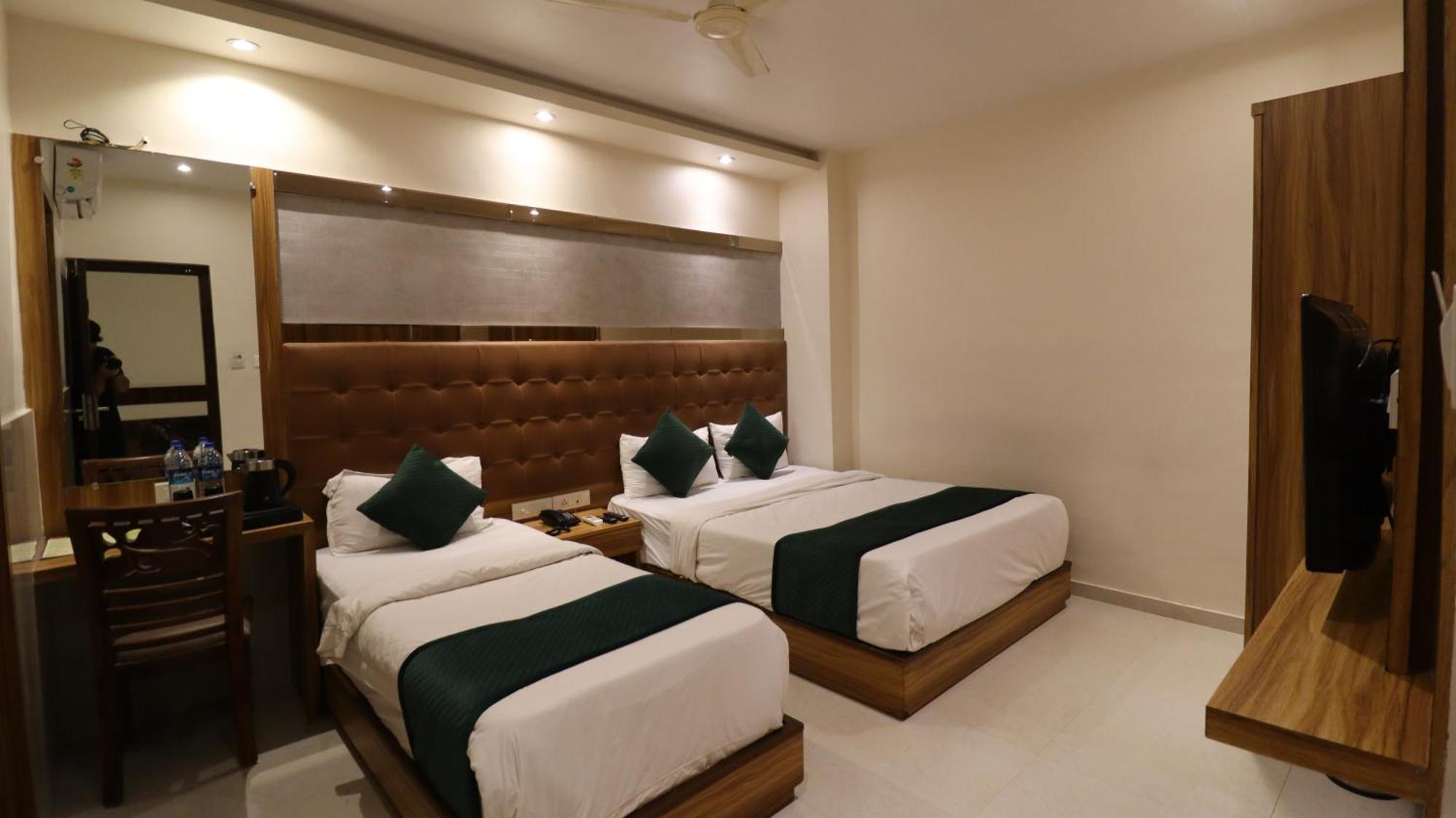 Hotel Bkc Garden - Near Us Embassy Bkc Βομβάη Εξωτερικό φωτογραφία