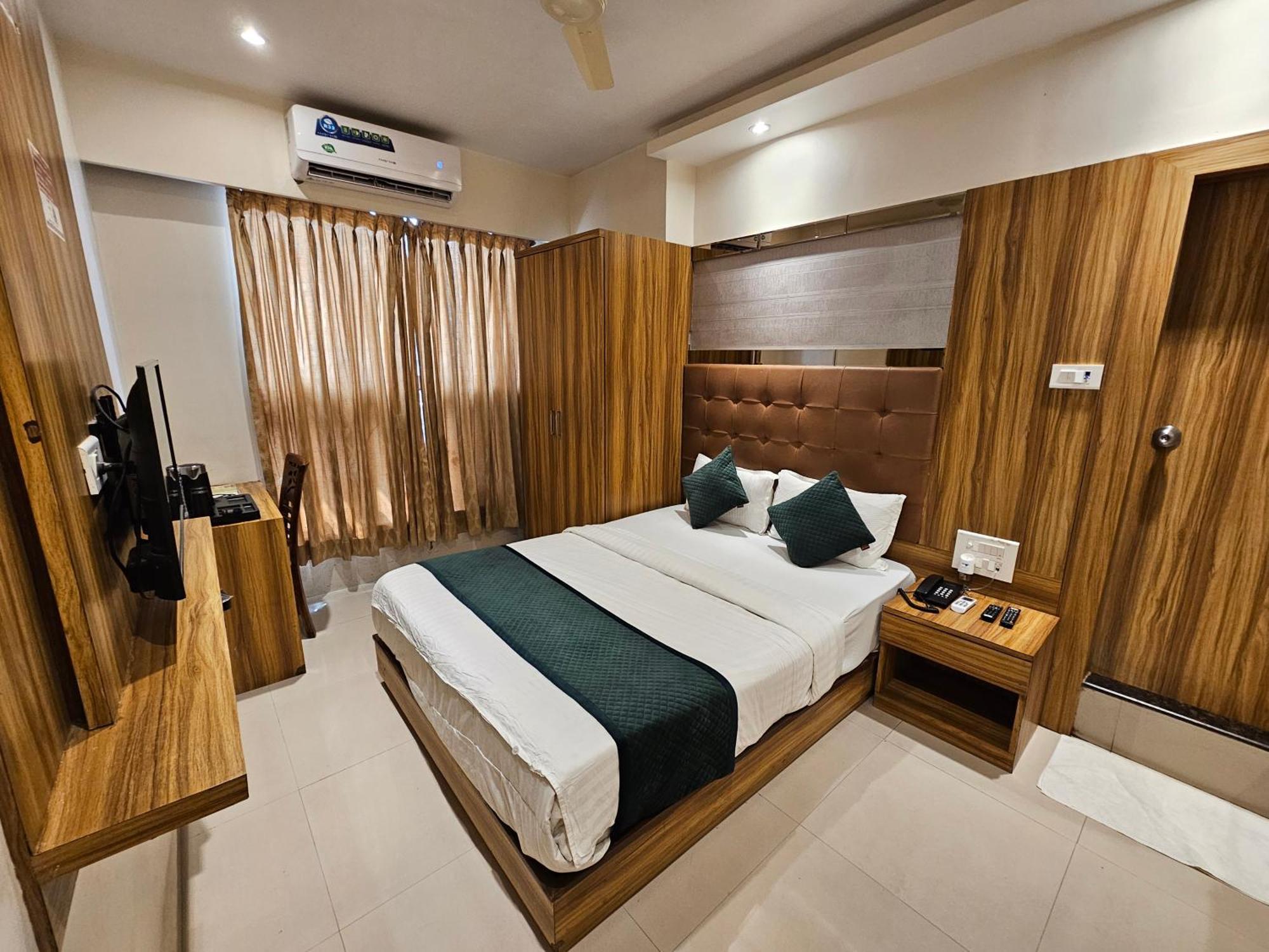 Hotel Bkc Garden - Near Us Embassy Bkc Βομβάη Εξωτερικό φωτογραφία