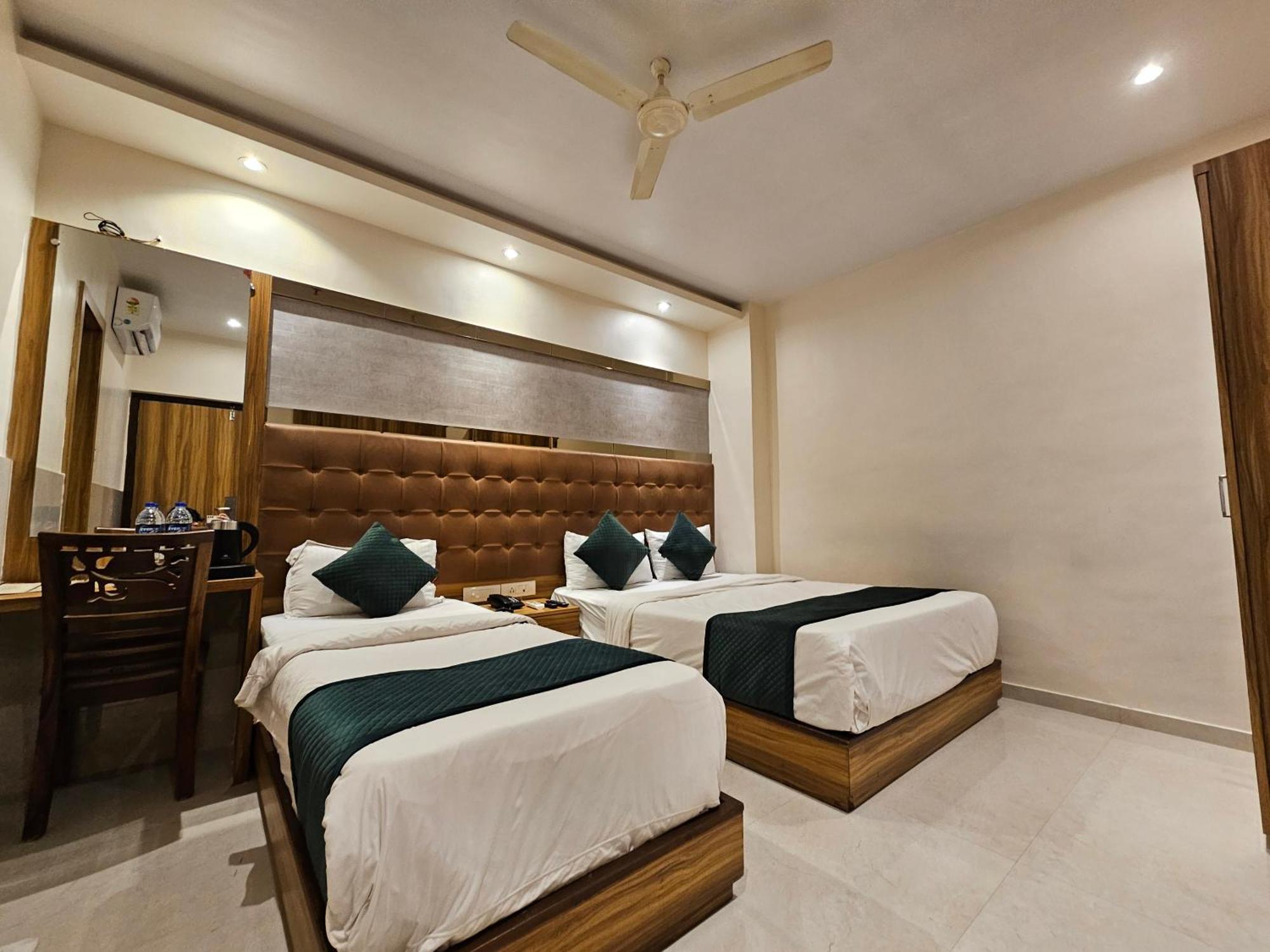 Hotel Bkc Garden - Near Us Embassy Bkc Βομβάη Εξωτερικό φωτογραφία