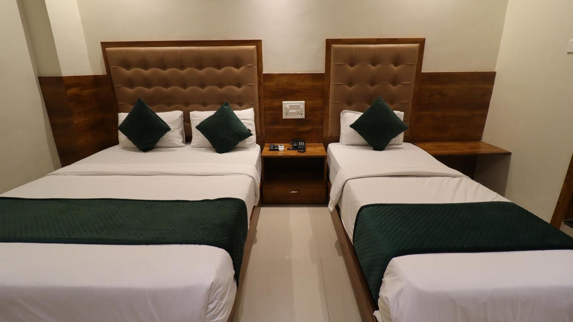 Hotel Bkc Garden - Near Us Embassy Bkc Βομβάη Εξωτερικό φωτογραφία